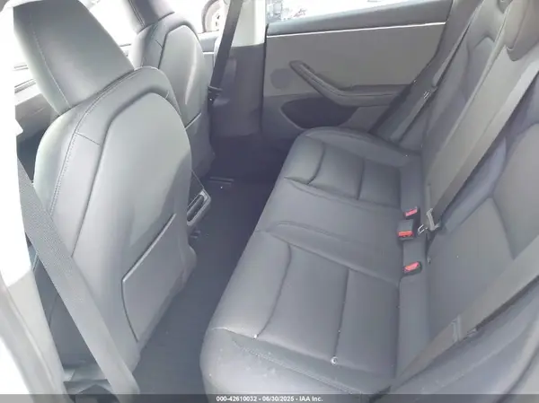 5YJ3E1EA2SF920965 2025 TESLA MODEL 3 - Image 8
