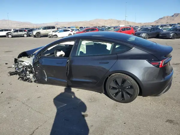 5YJ3E1EA2SF920979 2025 TESLA MODEL 3 - Image 2