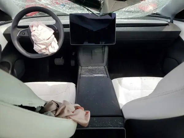 5YJ3E1EA2SF922294 2025 TESLA MODEL 3 - Image 8