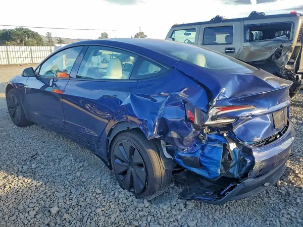5YJ3E1EA2SF925180 2025 TESLA MODEL 3 - Image 2