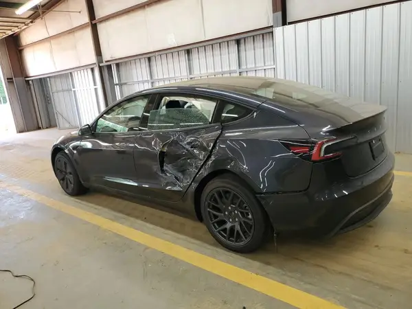 5YJ3E1EA2SF930959 2025 TESLA MODEL 3 - Image 2