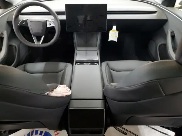 5YJ3E1EA2SF930959 2025 TESLA MODEL 3 - Image 8