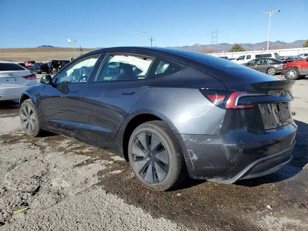 5YJ3E1EA2SF932453 2025 TESLA MODEL 3 - Image 2
