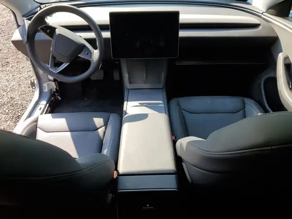 5YJ3E1EA2SF933540 2025 TESLA MODEL 3 - Image 8