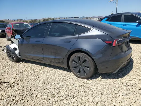 5YJ3E1EA2SF934333 2025 TESLA MODEL 3 - Image 2