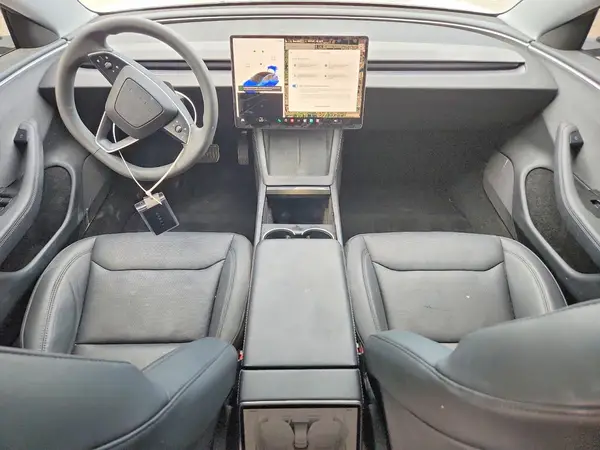 5YJ3E1EA2SF935515 2025 TESLA MODEL 3 - Image 8