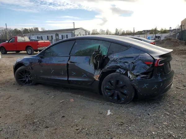 5YJ3E1EA2SF937104 2025 TESLA MODEL 3 - Image 2