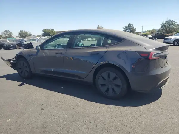 5YJ3E1EA2SF939368 2025 TESLA MODEL 3 - Image 2