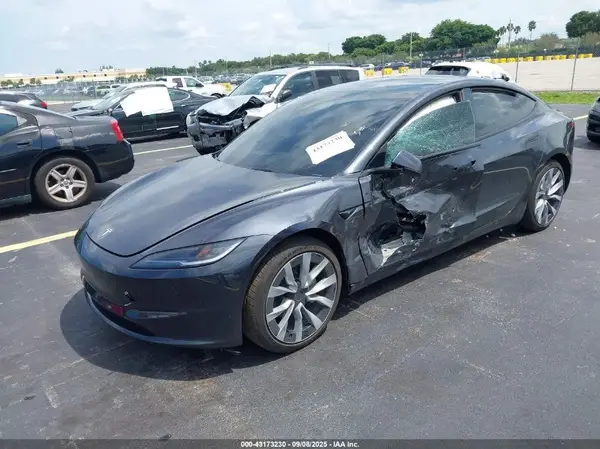 5YJ3E1EA2SF942190 2025 TESLA MODEL 3 - Image 2