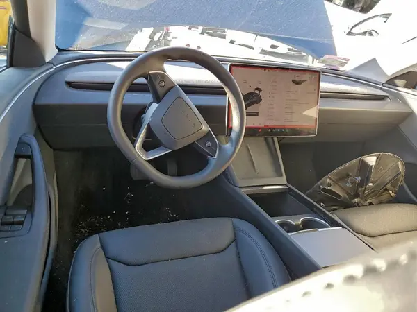 5YJ3E1EA2SF943078 2025 TESLA MODEL 3 - Image 8