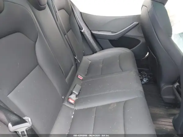 5YJ3E1EA2SF951939 2025 TESLA MODEL 3 - Image 8