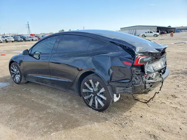 5YJ3E1EA2SF952301 2025 TESLA MODEL 3 - Image 2