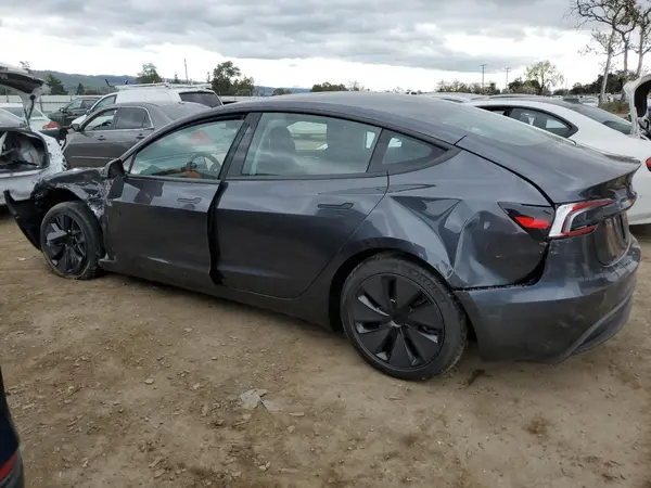 5YJ3E1EA2SF962214 2025 TESLA MODEL 3 - Image 2