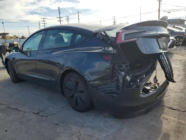 5YJ3E1EA2SF966487 2025 TESLA MODEL 3 - Image 2