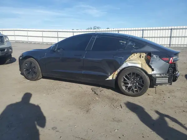 5YJ3E1EA2SF973312 2025 TESLA MODEL 3 - Image 2