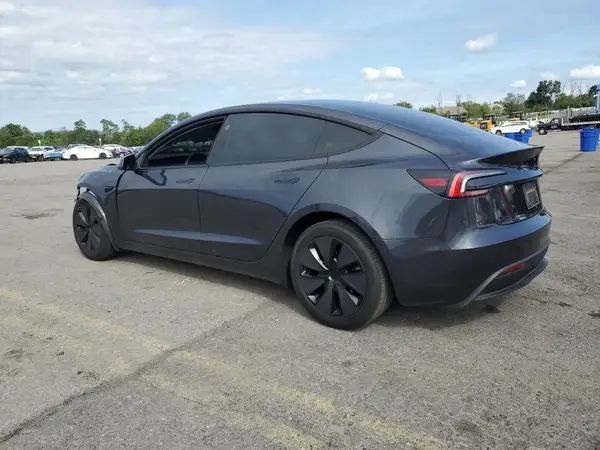 5YJ3E1EA2SF975092 2025 TESLA MODEL 3 - Image 2