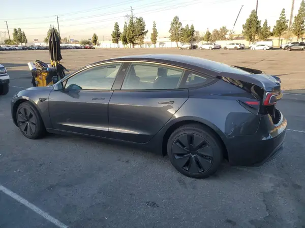 5YJ3E1EA2SF975111 2025 TESLA MODEL 3 - Image 2