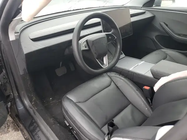 5YJ3E1EA2SF975125 2025 TESLA MODEL 3 - Image 8