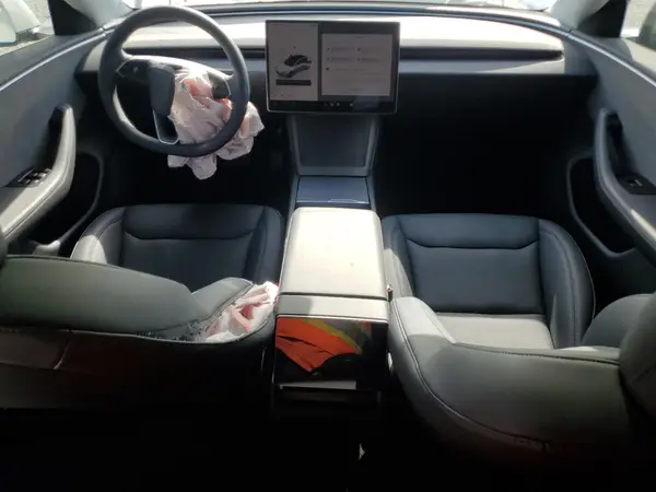 5YJ3E1EA2SF975464 2025 TESLA MODEL 3 - Image 8