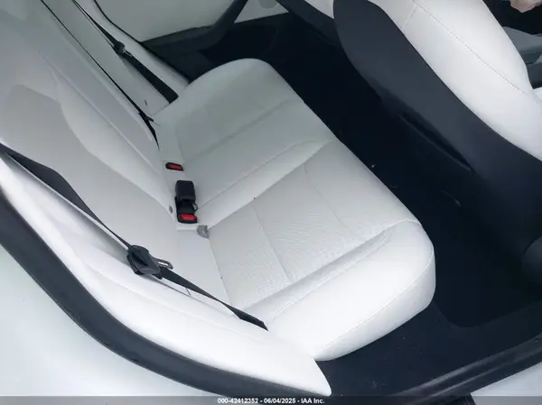 5YJ3E1EA2SF981877 2025 TESLA MODEL 3 - Image 8