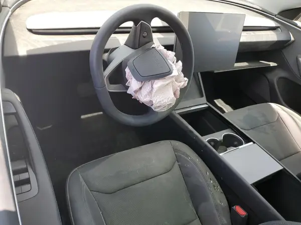 5YJ3E1EA2SF982866 2025 TESLA MODEL 3 - Image 8