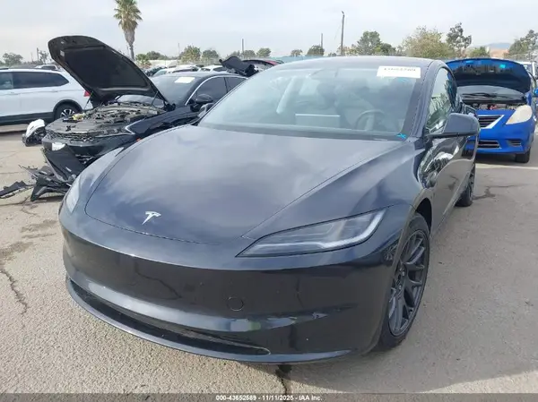 5YJ3E1EA2SF983337 2025 TESLA MODEL 3 - Image 2