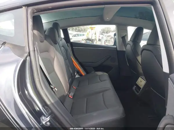 5YJ3E1EA2SF983337 2025 TESLA MODEL 3 - Image 8