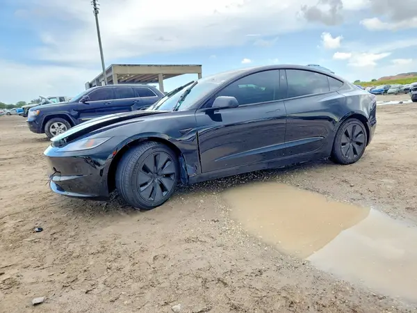 5YJ3E1EA2SF985055 2025 TESLA MODEL 3 - Image 1