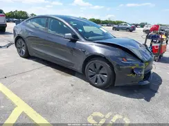 5YJ3E1EA2SF985864 2025 TESLA MODEL 3
