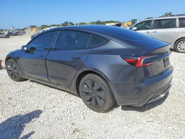 5YJ3E1EA2SF987002 2025 TESLA MODEL 3 - Image 2