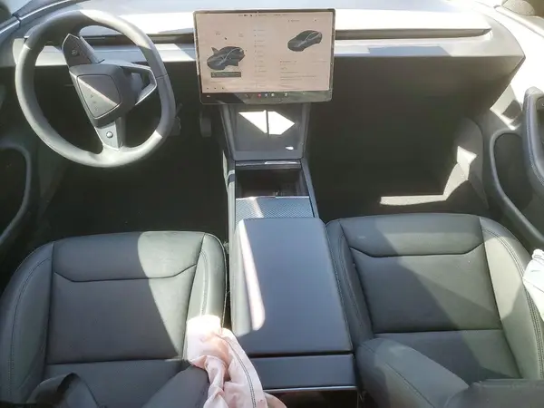 5YJ3E1EA2SF987002 2025 TESLA MODEL 3 - Image 8