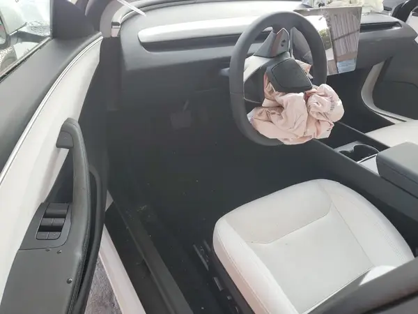 5YJ3E1EA2SF996170 2025 TESLA MODEL 3 - Image 8