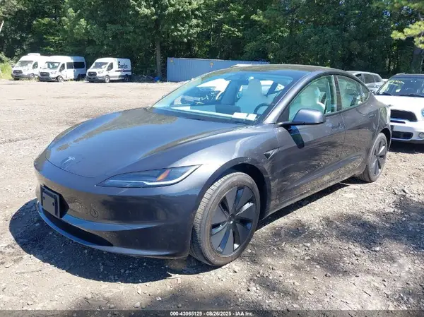 5YJ3E1EA2SF999764 2025 TESLA MODEL 3 - Image 2