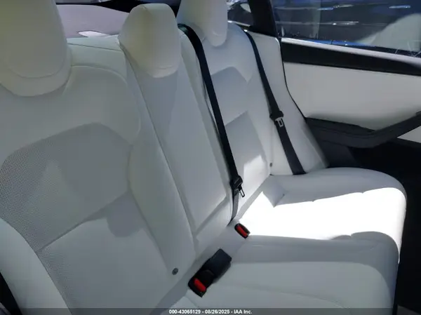 5YJ3E1EA2SF999764 2025 TESLA MODEL 3 - Image 8