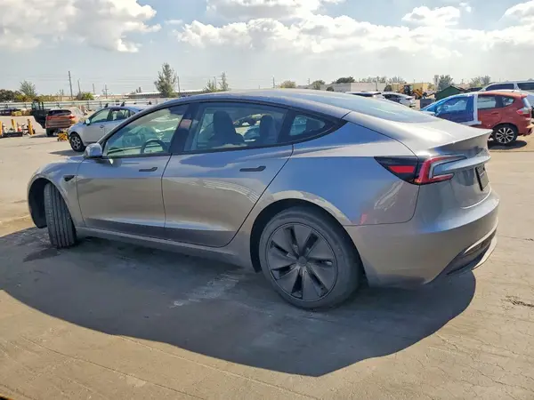 5YJ3E1EA2TF129546 2026 TESLA MODEL 3 - Image 2