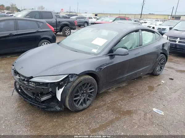 5YJ3E1EA2TF135721 2026 TESLA MODEL 3 - Image 2