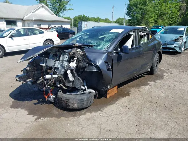 5YJ3E1EA2TF141812 2026 TESLA MODEL 3 - Image 2