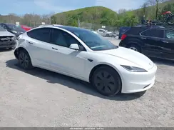 5YJ3E1EA2TF146587 2026 TESLA MODEL 3