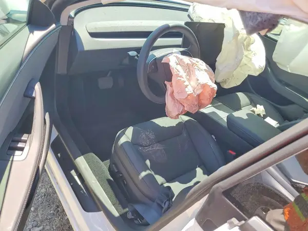 5YJ3E1EA2TF155161 2026 TESLA MODEL 3 - Image 8