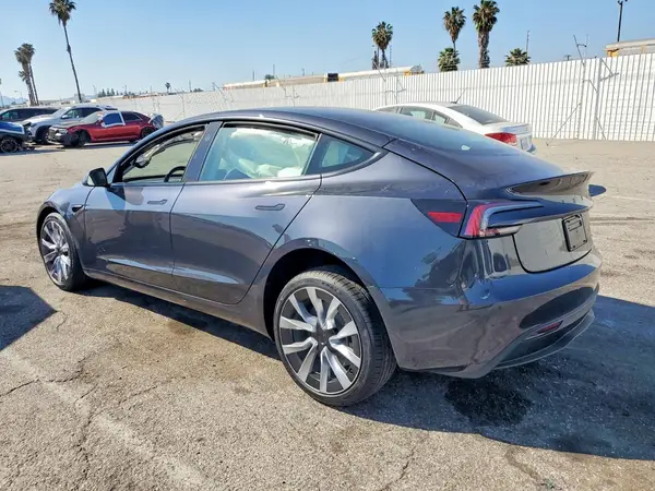 5YJ3E1EA2TF165611 2026 TESLA MODEL 3 - Image 2