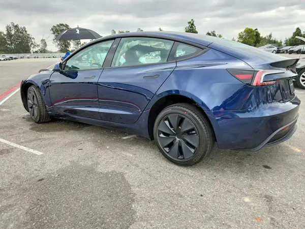 5YJ3E1EA2TF206707 2026 TESLA MODEL 3 - Image 2
