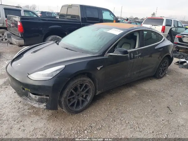 5YJ3E1EA3JF002690 2018 TESLA MODEL 3 - Image 2