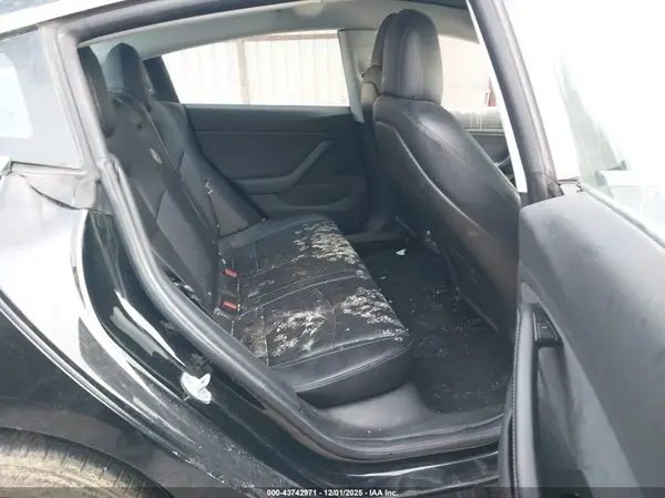 5YJ3E1EA3JF002690 2018 TESLA MODEL 3 - Image 8