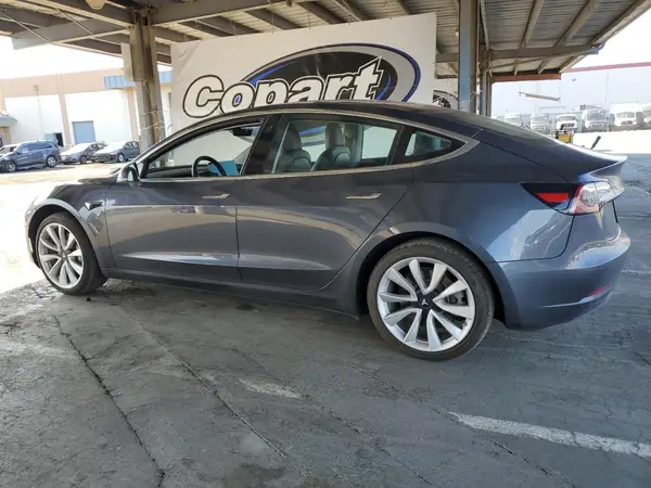 5YJ3E1EA3JF003418 2018 TESLA MODEL 3 - Image 2