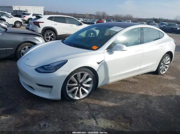 5YJ3E1EA3JF003807 2018 TESLA MODEL 3 - Image 2
