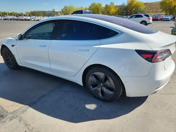 5YJ3E1EA3JF005685 2018 TESLA MODEL 3 - Image 2