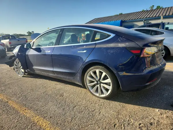 5YJ3E1EA3JF008117 2018 TESLA MODEL 3 - Image 2