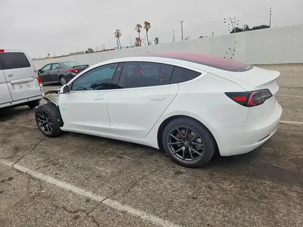 5YJ3E1EA3JF009106 2018 TESLA MODEL 3 - Image 2