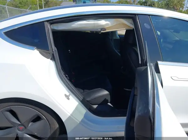 5YJ3E1EA3JF017335 2018 TESLA MODEL 3 - Image 8