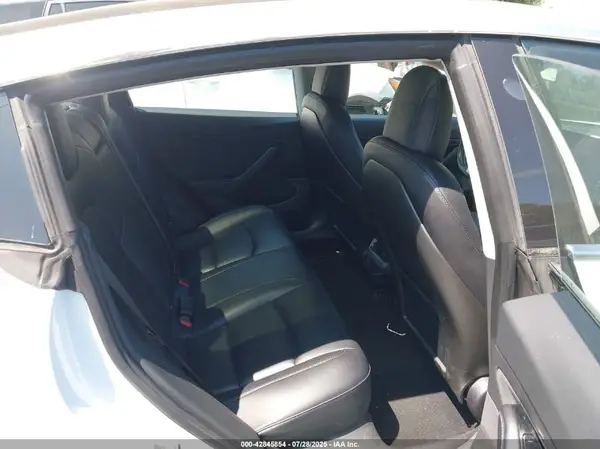 5YJ3E1EA3JF019635 2018 TESLA MODEL 3 - Image 8